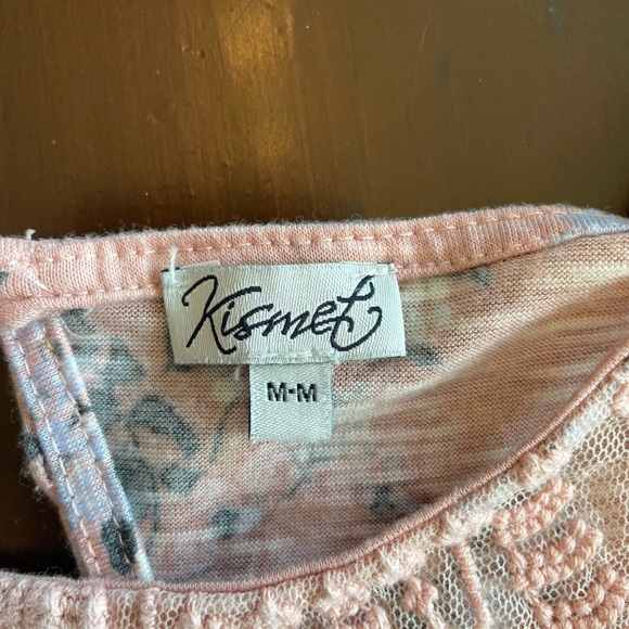 🌸 Floral with Beading Kismet Tank 🌼 - Picture 4 of 4